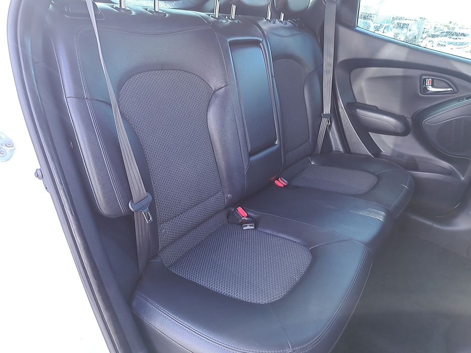 2013 Hyundai ix35 - image 14