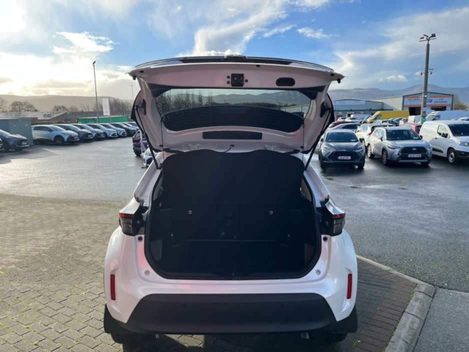 2025 Toyota Yaris Cross YARIS CROSS SOL €36,495