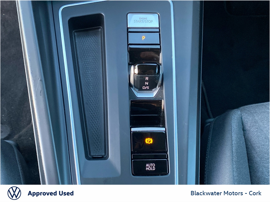 2025 Volkswagen Golf - image 22