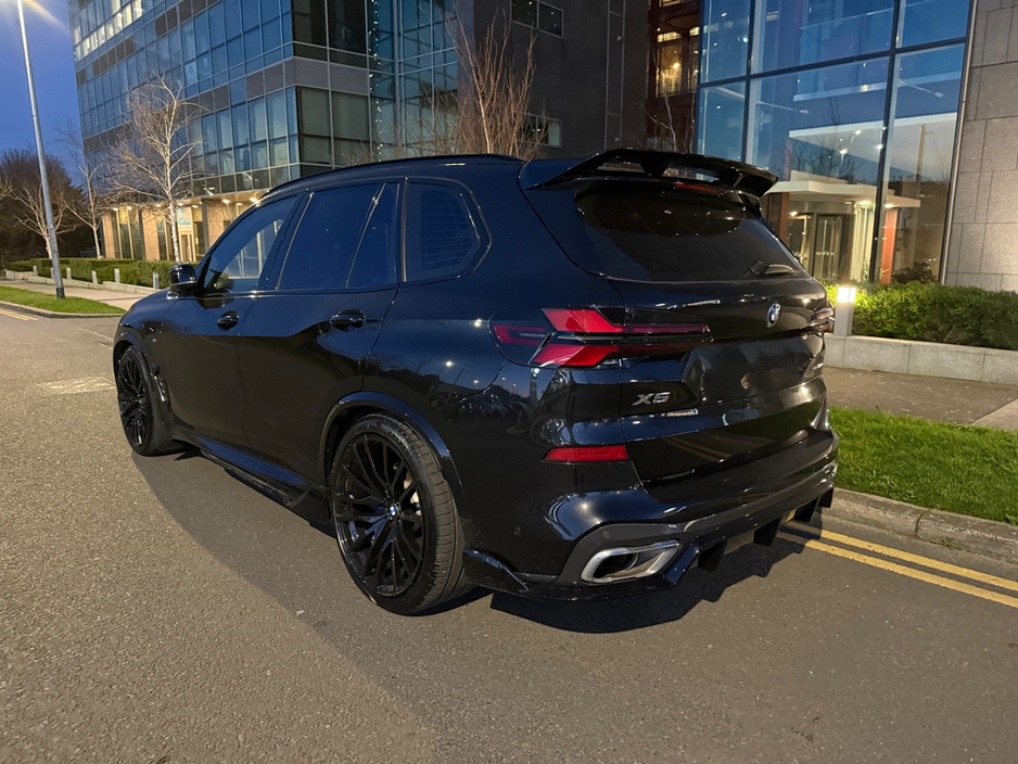 2023 BMW X5 - image 3