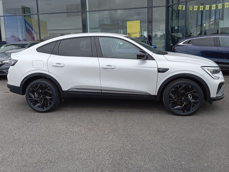2025 Renault Arkana - image 12