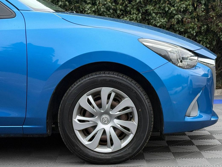 2016 Mazda Demio - image 9