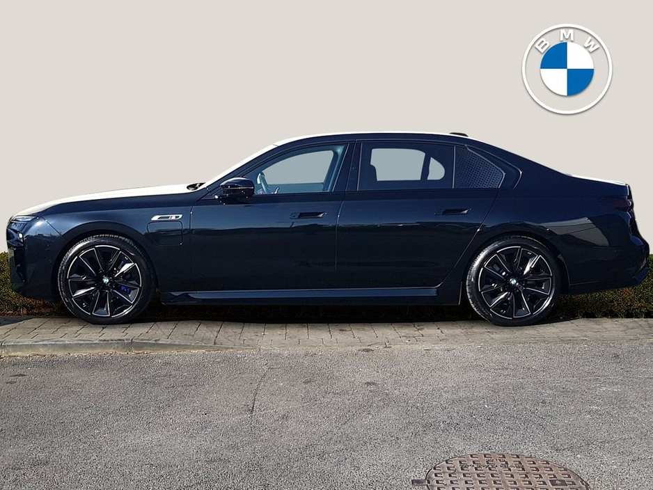 2025 BMW 7 Series - image 3