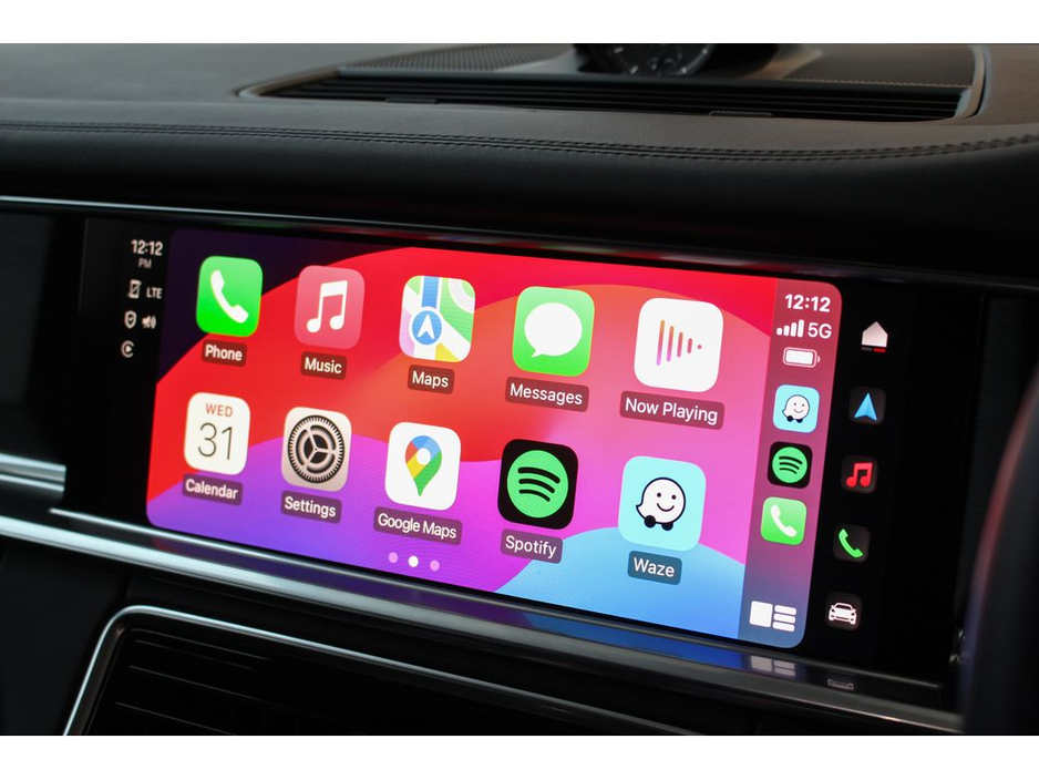 2023 Porsche Panamera - image 41