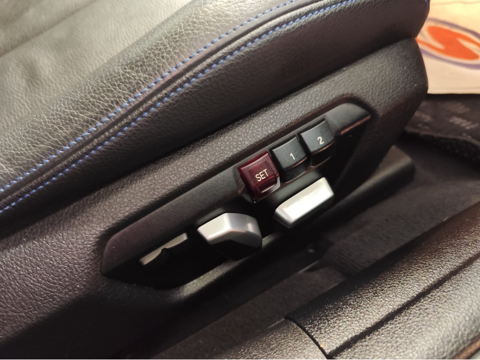 2018 BMW 3 Series - image 30