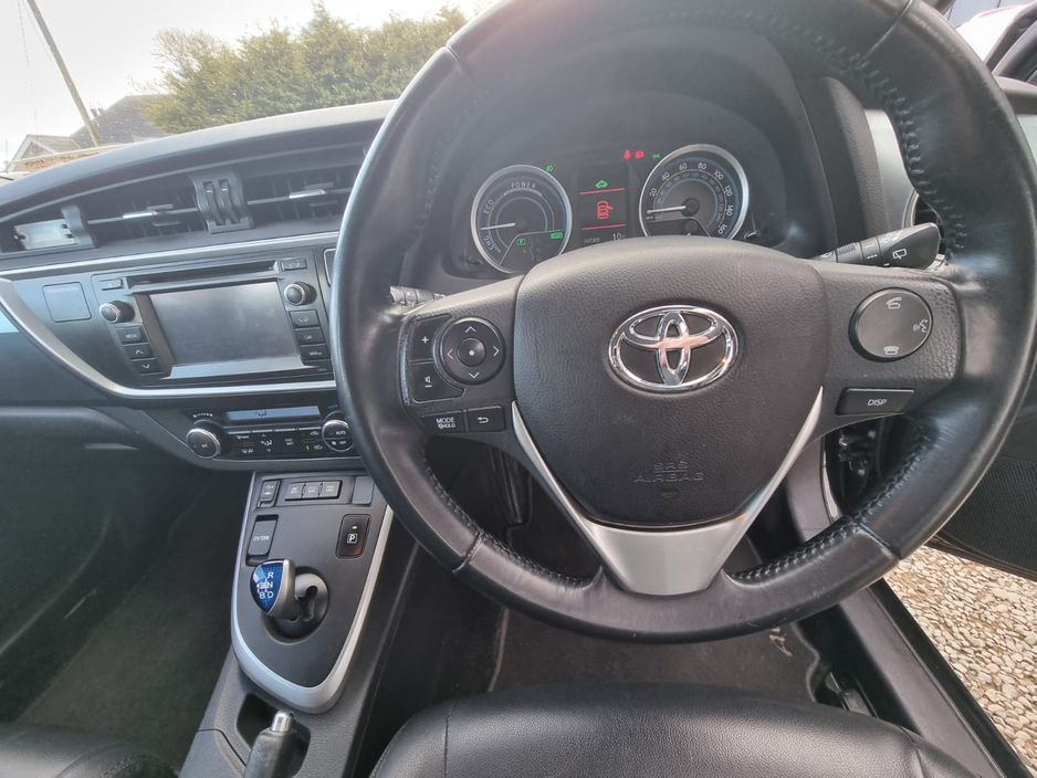 2014 Toyota Auris - image 23