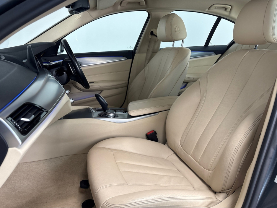 2017 BMW 5 Series SE**MULTIFUNCTIONAL STEERING WHEEL**TOUCH SCREEN MEDIA DISPLAY**PARKING SENSORS**DRIVE MODES**BLUETOOTH**KEYLESS START**FRONT HEATED SEATS**CREAM LEATHER INTERIOR**AMBIENT LIGHTING** €21,995