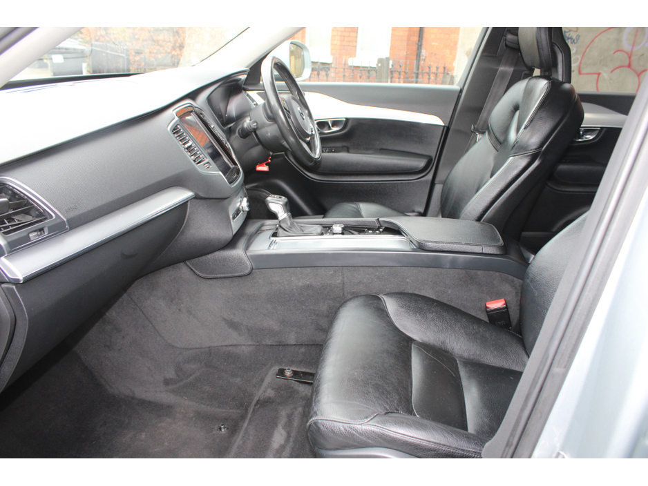 2016 Volvo XC90 - image 11