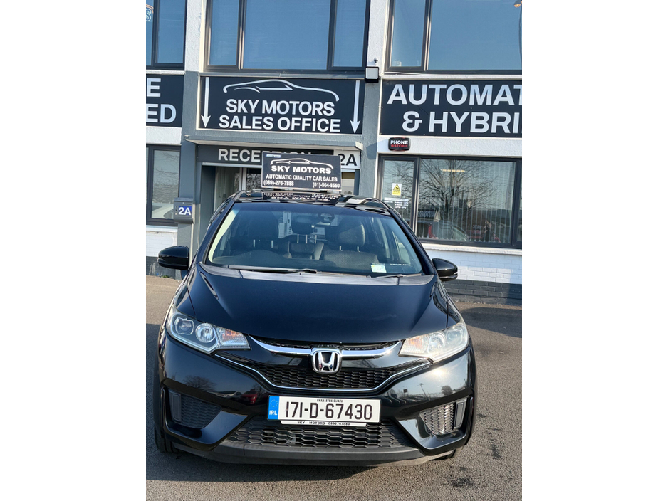 2017 Honda Jazz - image 2