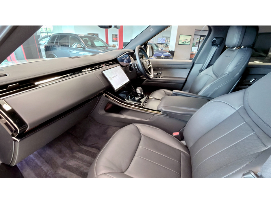 2025 Land Rover Range Rover - image 16