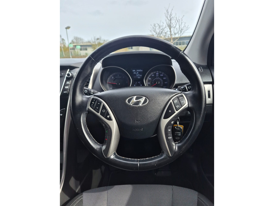 2015 Hyundai i30 - image 16