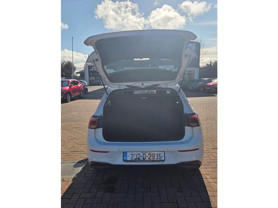 2023 Volkswagen Golf - image 6