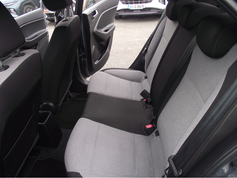 2016 Hyundai i20 - image 14