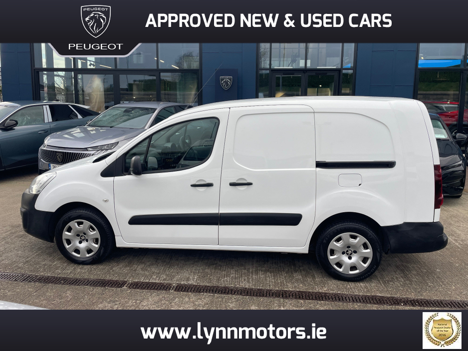 2017 Peugeot Partner - image 2