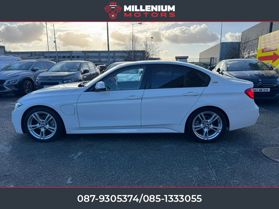 2016 BMW 3 Series - image 5