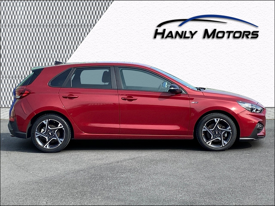 2022 Hyundai i30 - image 10