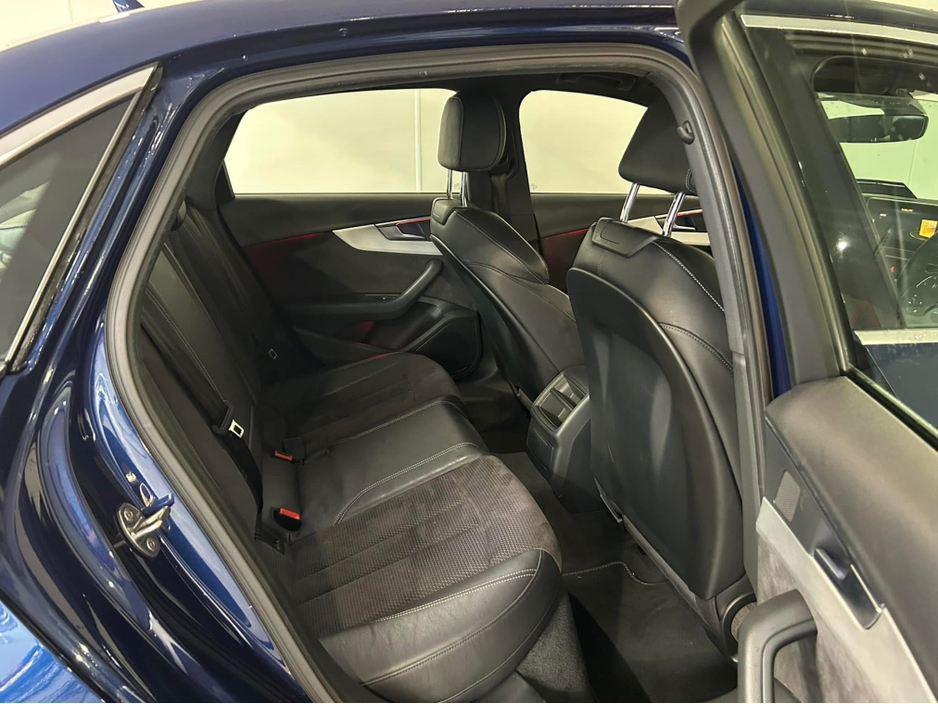 2016 Audi A4 - image 19