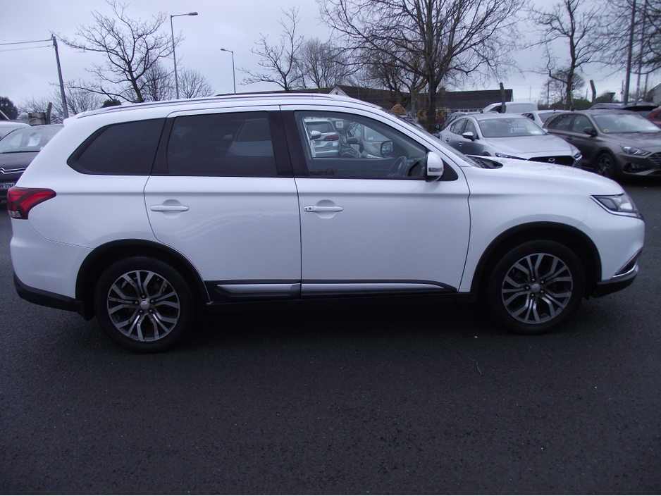 2016 Mitsubishi Outlander 2.3D  4WD  7SEATS  150PS 5DR   6 6MT    16MY €12,950