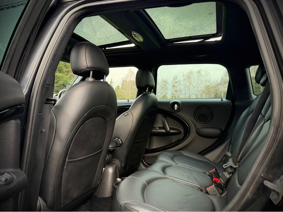 2016 MINI Countryman 1.6 Diesel Business Edition 5dr. €11,900