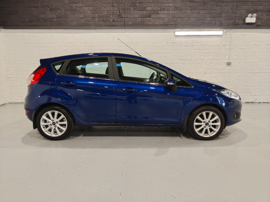 2017 Ford Fiesta - image 4