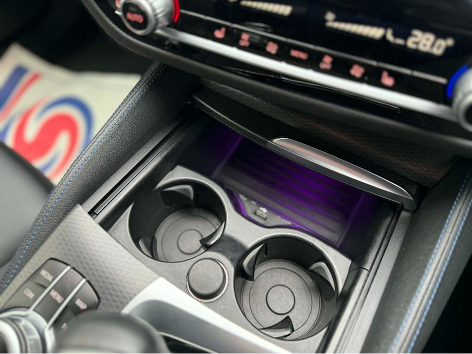 2022 BMW 5 Series - image 17