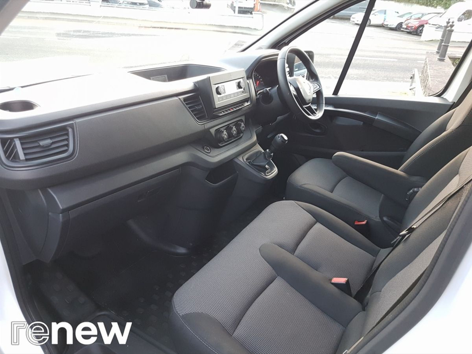 2022 Renault Trafic TRAFIC LL30 BLUE DCI 130 BUSIN €16,256