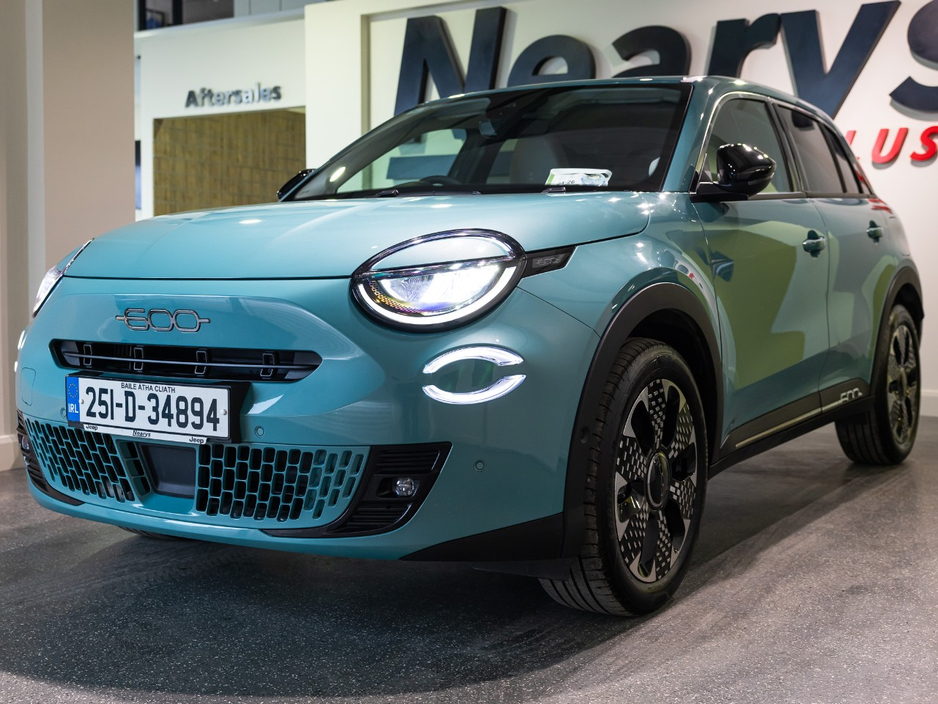 2025 Fiat 600 - image 3