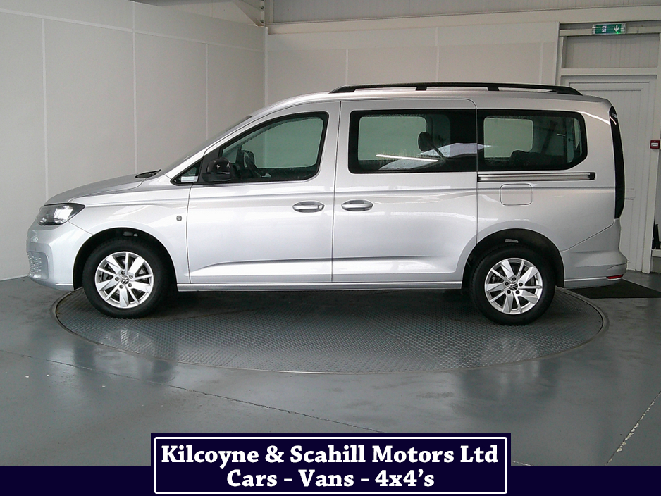 2023 Volkswagen Caddy - image 4