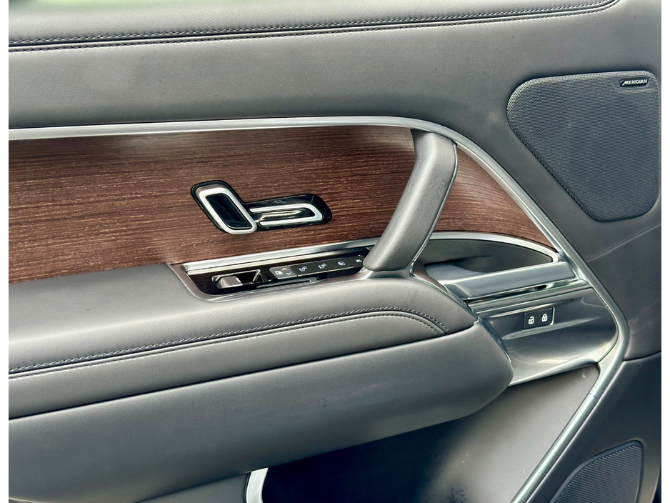 2023 Land Rover Range Rover - image 19