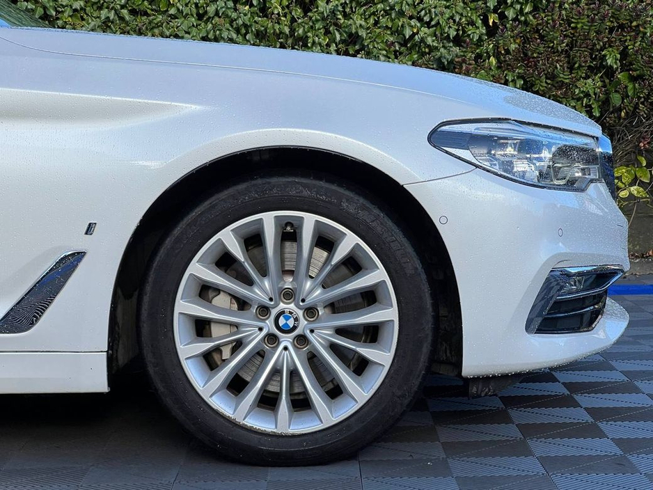 2018 BMW 5 Series 530e LUXURY LINE 2.0 HYBRID // FULL SERVICE HISTORY/ /TILT & SLIDE SUNROOF // HARMAN/KARDON €24,900