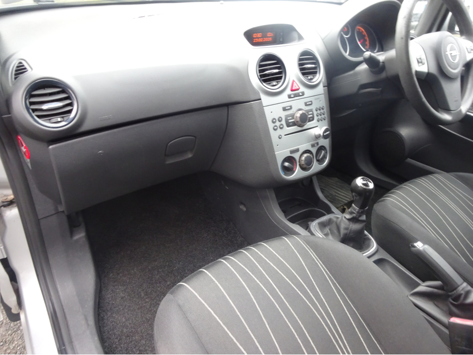 2010 Opel Corsa - image 18