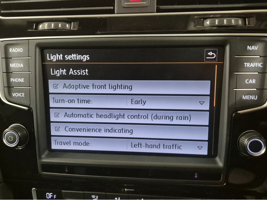 2016 Volkswagen Golf **HIGHLINE**ONLY 82000KMS**ALCANTARA SEATS**17" ALLOYS DIAMOND CUT**LANES ASSIST**KEYLESS ENTRY AND START**ADAPTIVE CRUISE CONTROL**DUAL ZONE CLIMATE CONTROL**REVERSE CAMERA**BLUETOOTH STREAMING €15,499