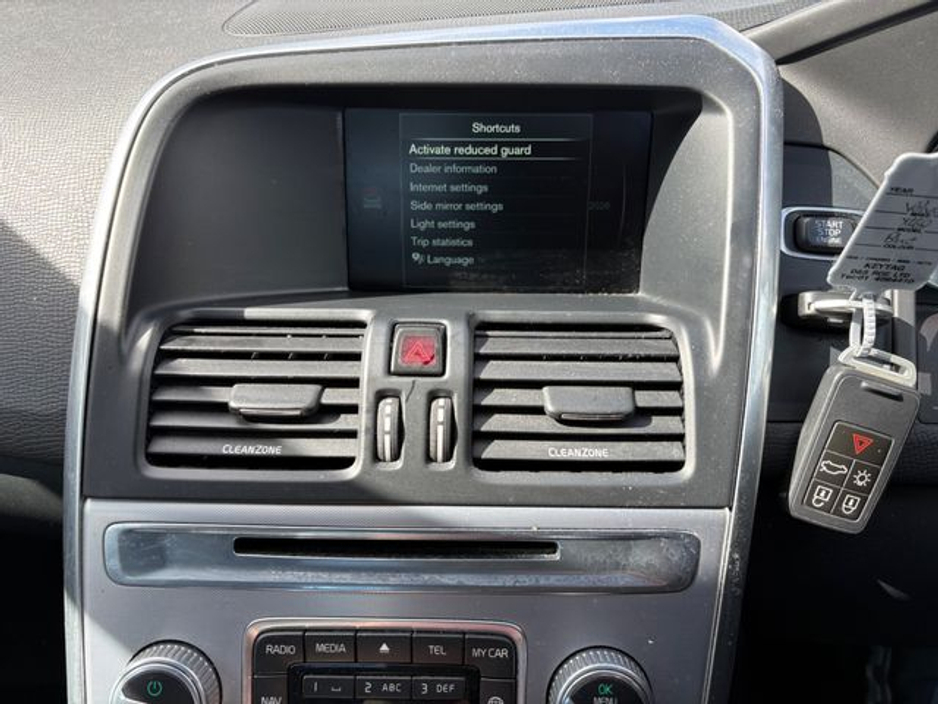 2016 Volvo XC60 - image 27