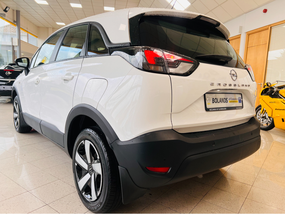 2024 Opel Crossland X Tiny Kms As New Petrol Manual High Spec 2024 Opel Crossland Rear Park Assist Apple Car Play www.bolands.ie Est.1955 €21,950