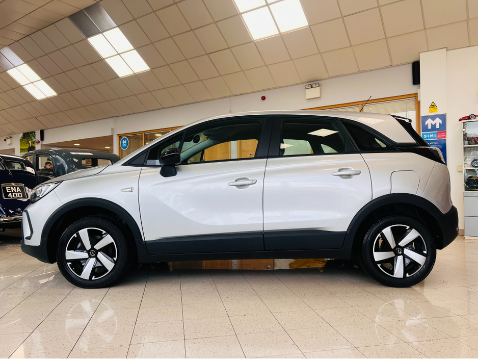 2024 Opel Crossland X 2024 DIESEL High Spec Best Value Front & Rear Park Assist Rear View Camera Apple Car Play www.bolands.ie Est.1955 €21,950