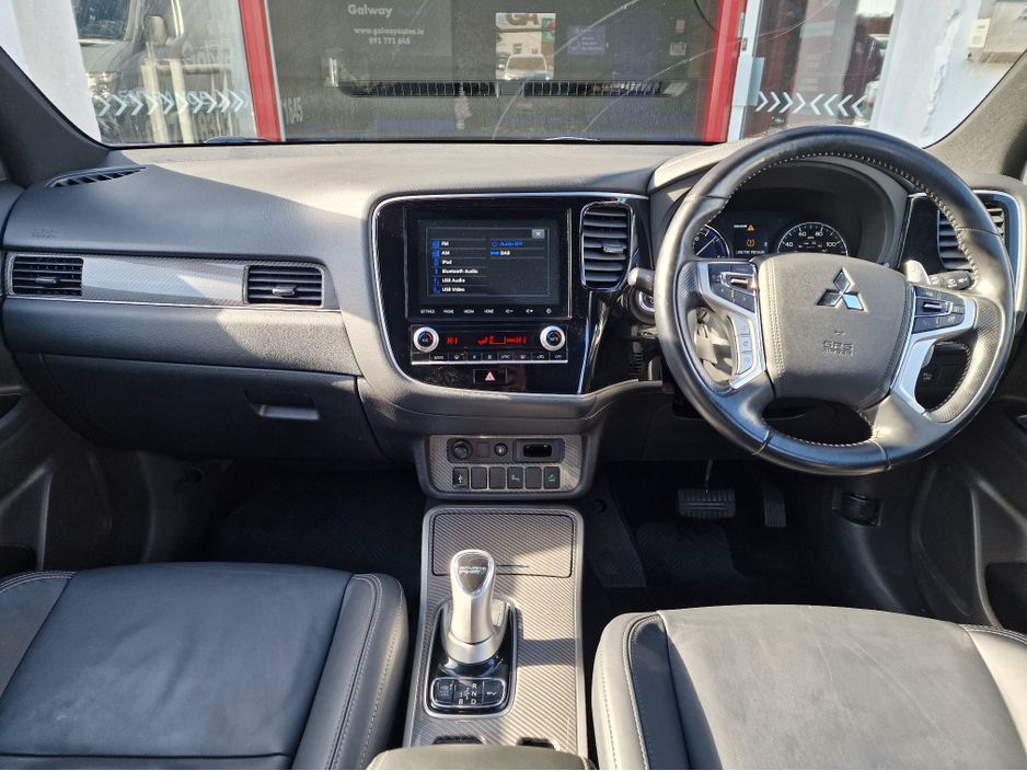 2019 Mitsubishi Outlander - image 23