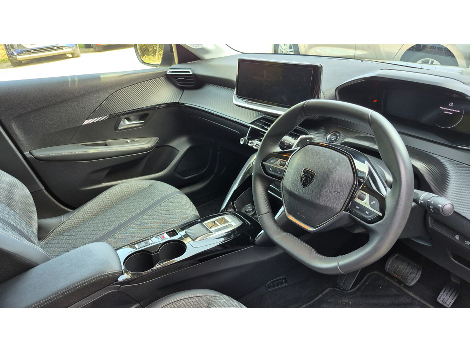 2025 Peugeot 208 - image 20