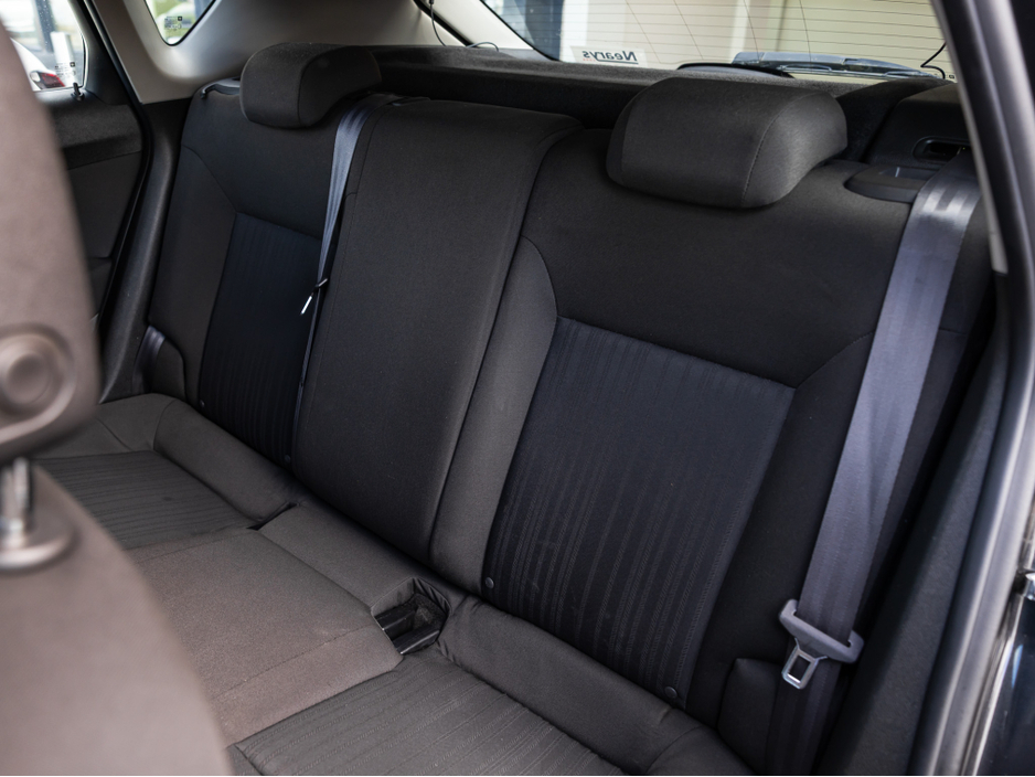 2014 Opel Astra - image 20