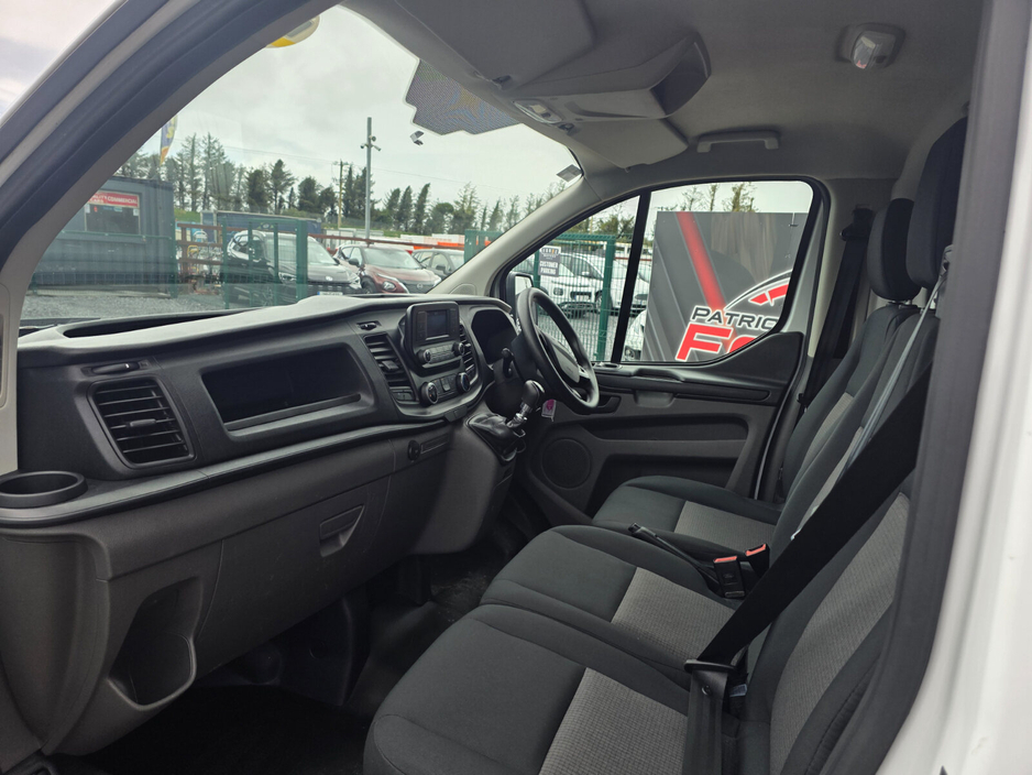2022 Ford Transit Custom - image 7