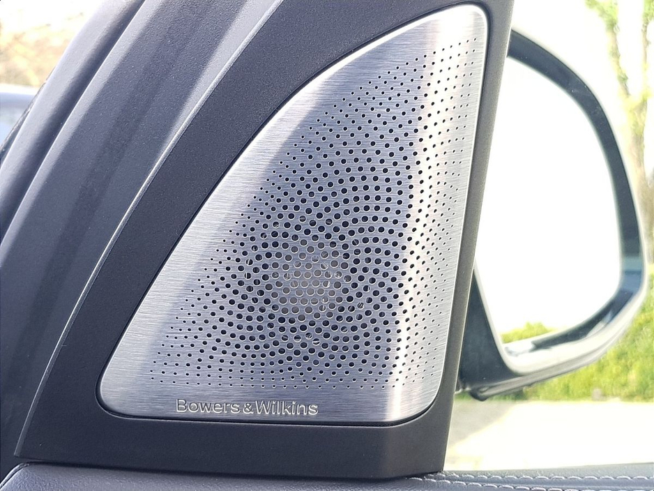 2023 BMW X7 - image 22