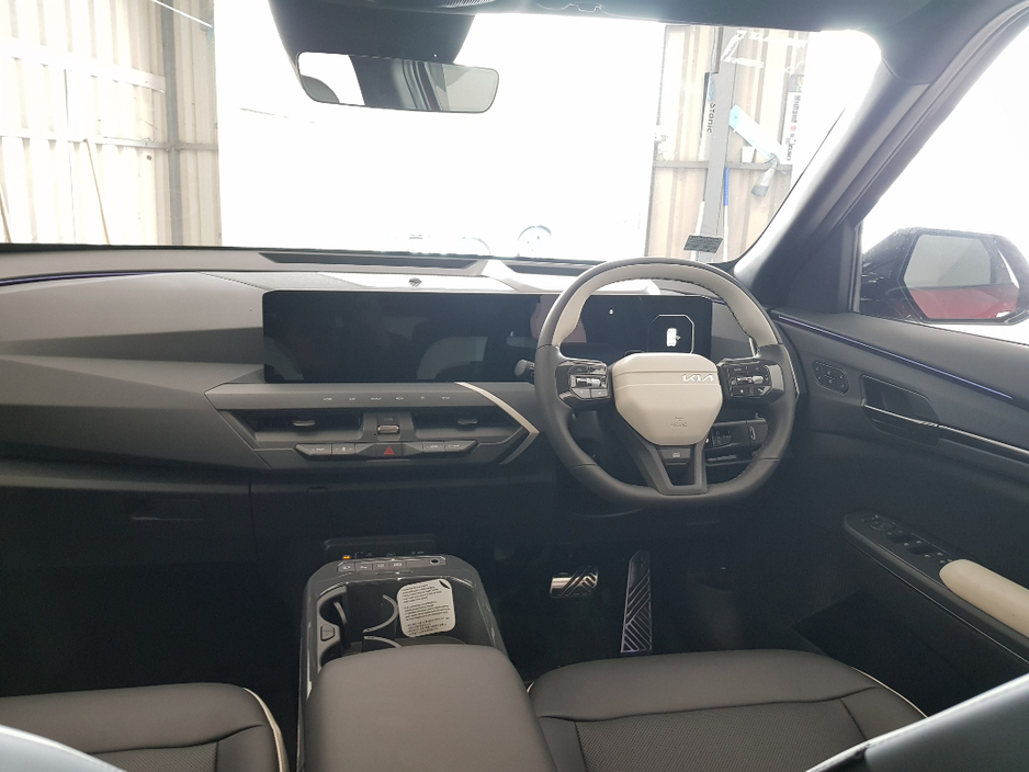 2026 Kia EV5 - image 4