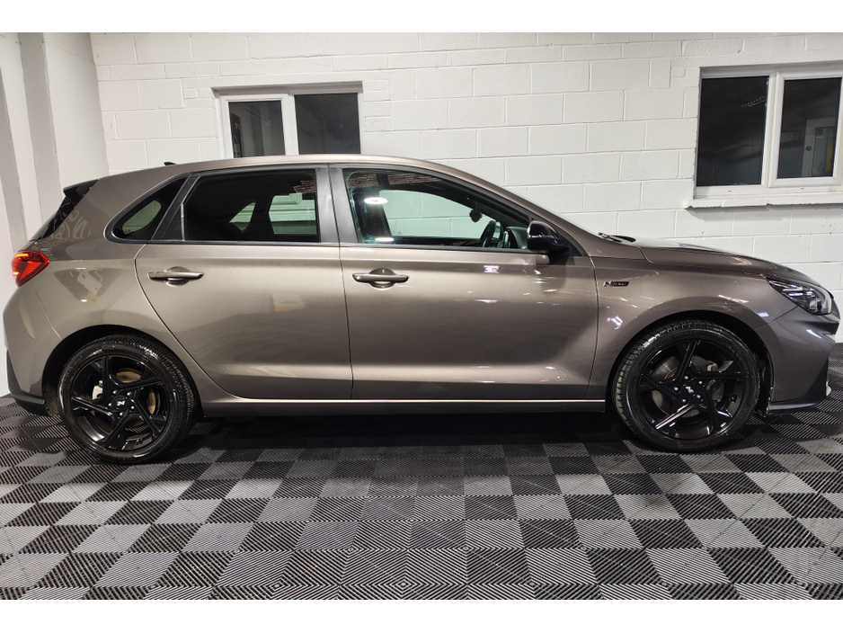 2022 Hyundai i30 - image 3