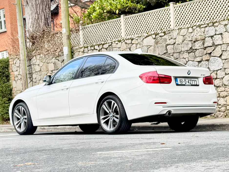 2016 BMW 3 Series - image 9