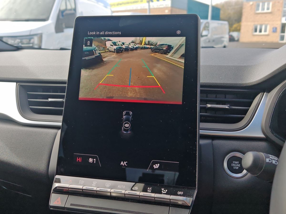 2025 Renault Captur - image 13