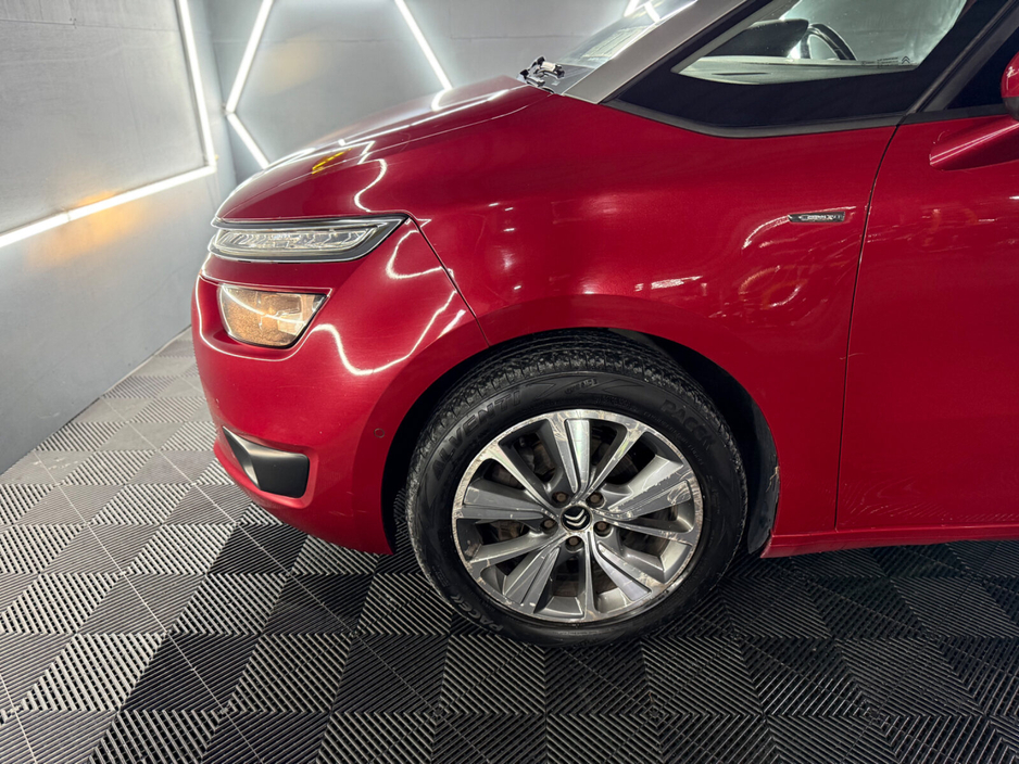 2015 Citroen C4 e-HDi 115 Airdream 6-spd man EXCLUSIVE €6,950