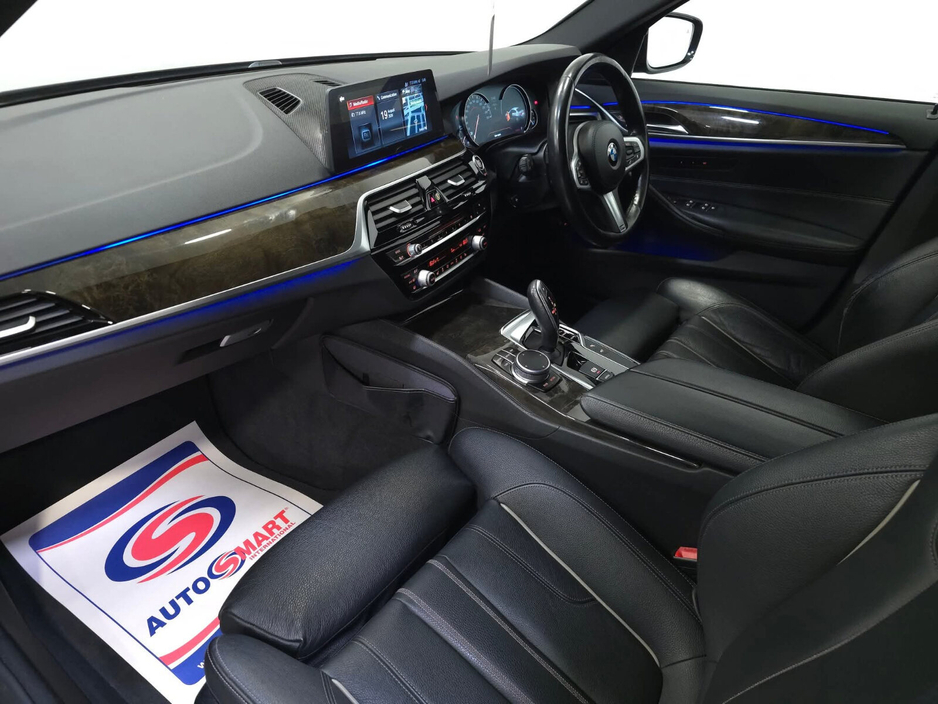 2017 BMW 5 Series - image 13