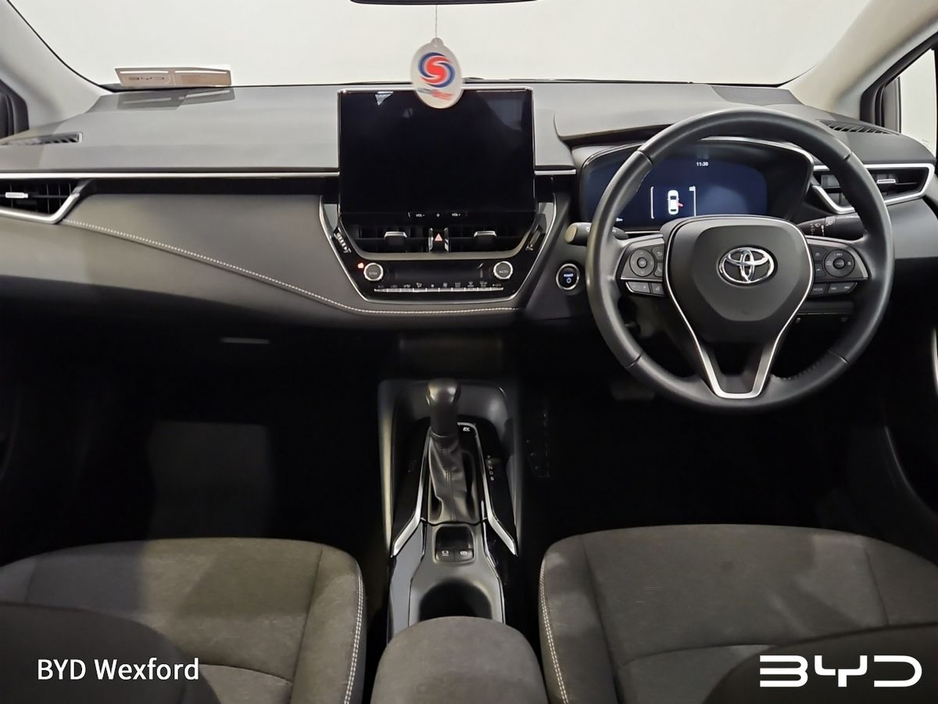 2023 Toyota Corolla - image 6