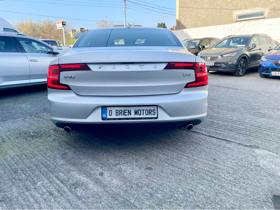 2020 Volvo S90 - image 22