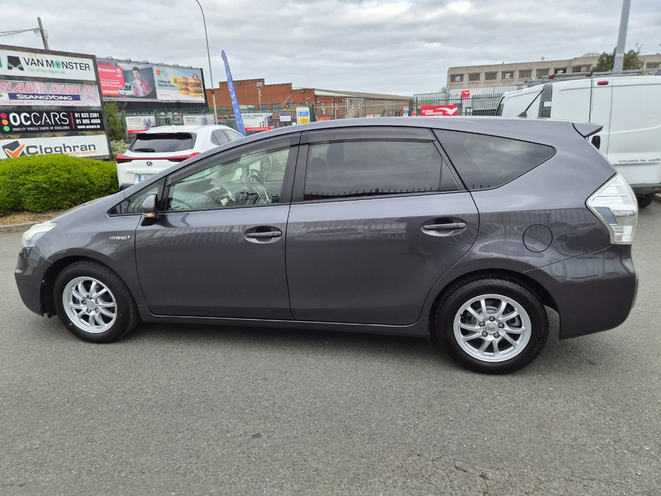 2012 Toyota Prius - image 7