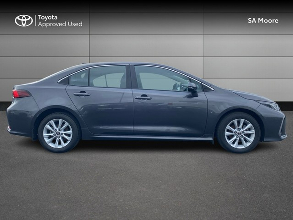 2023 Toyota Corolla - image 3